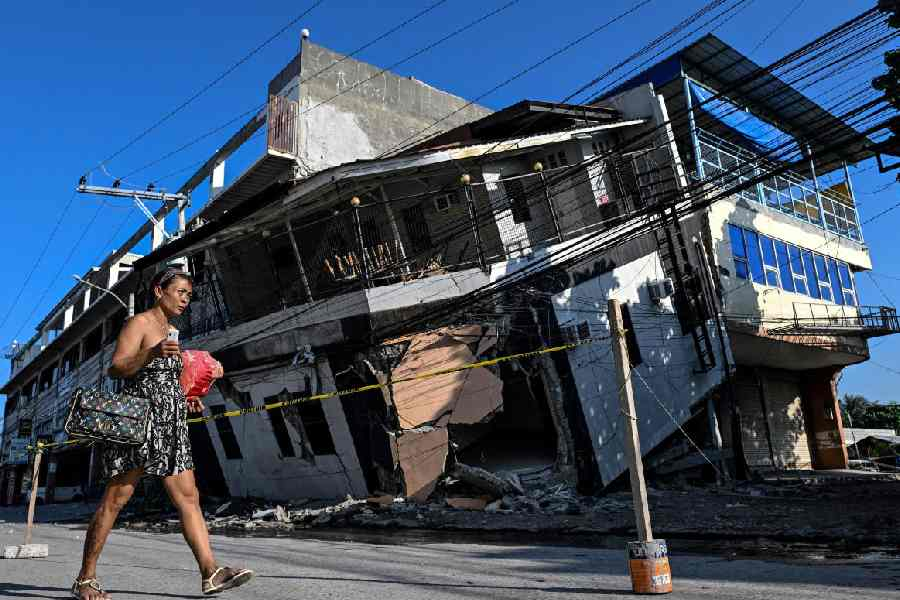 Philippines Earthquake Horror: Death Toll Rises as Rescuers Race Against Time to Find Survivors Under Rubble